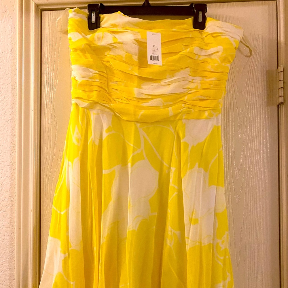 Yellow/White Summer Dress with Ruching in Bust Area-Size 14 Banana Republic